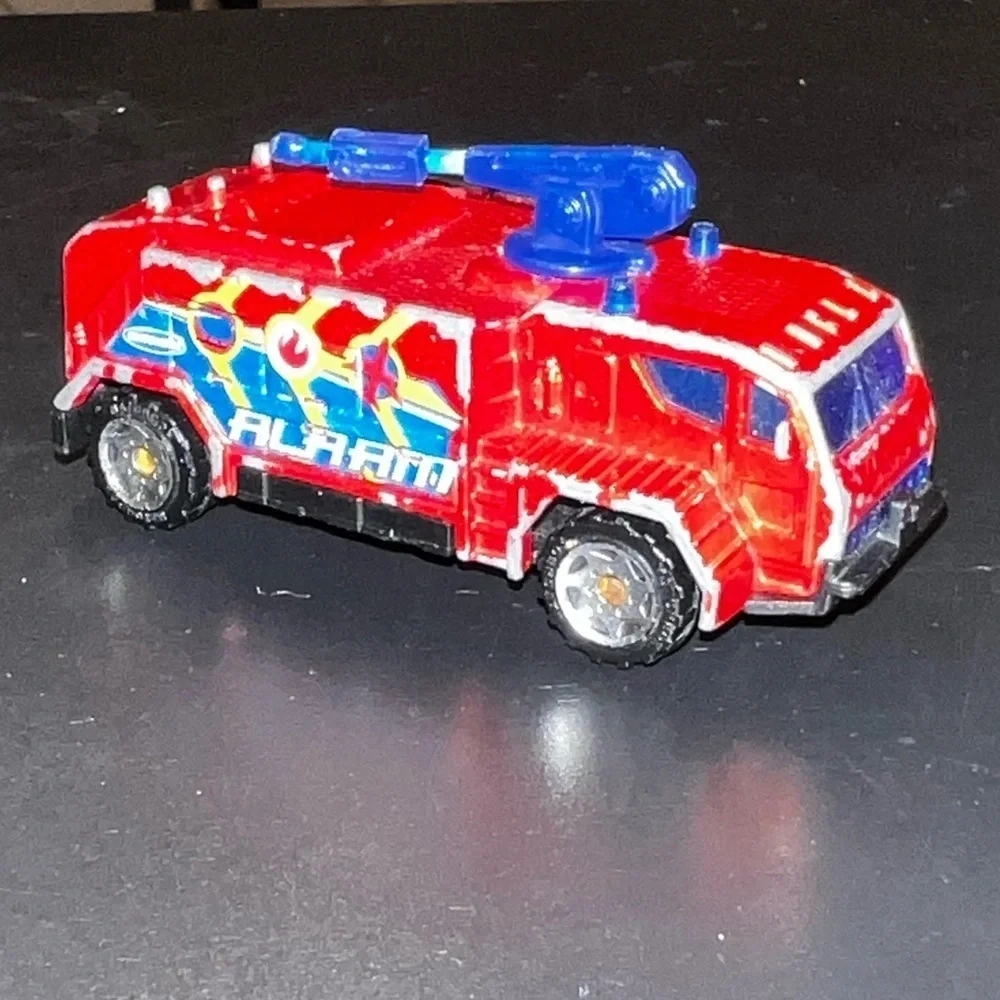 Matchbox Die Cast Airport Fire Tanker Truck Red Alarm 2003 Mattel China